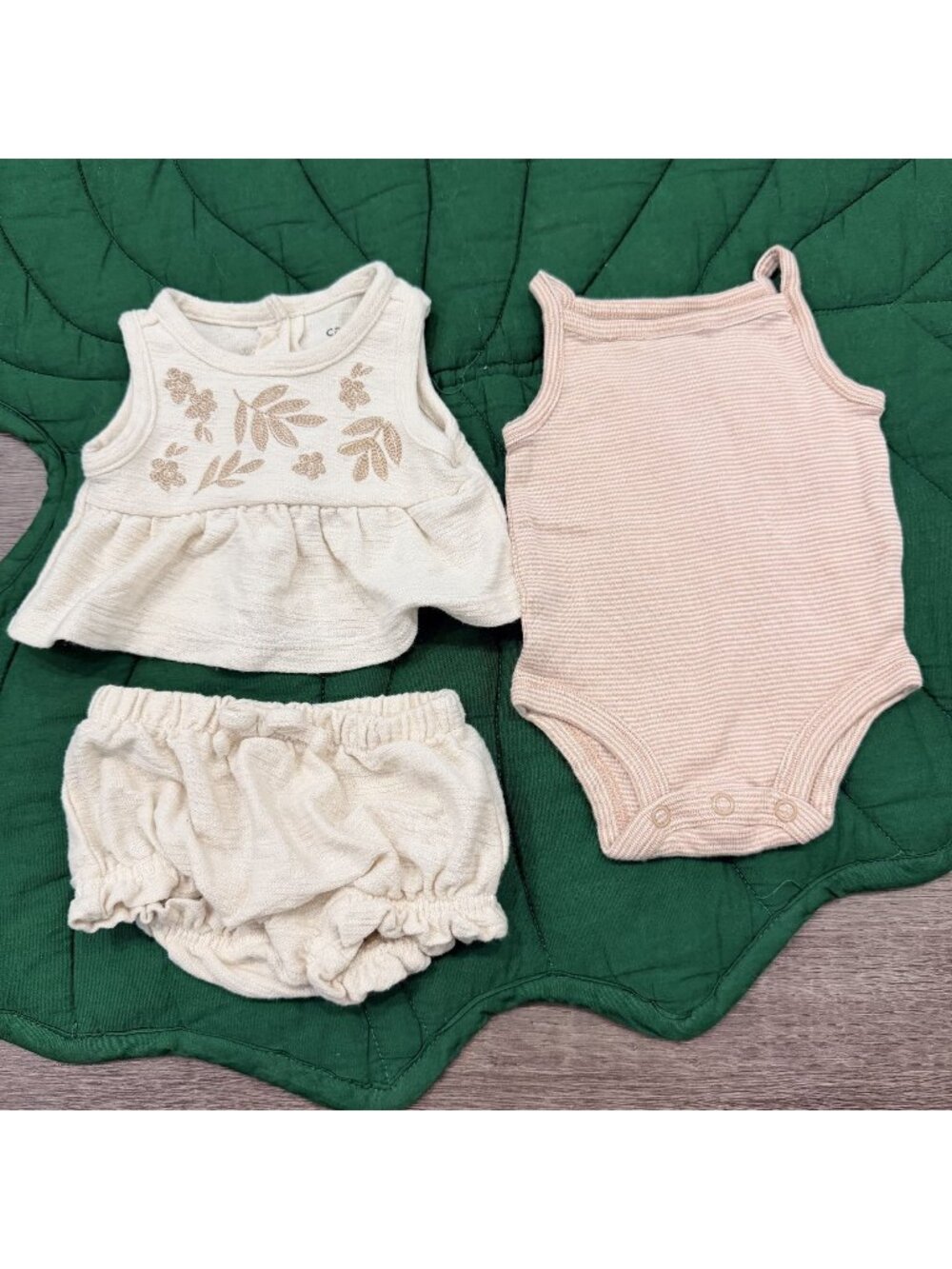 Carter's Newborn Baby Girl Neutral Outfit Set